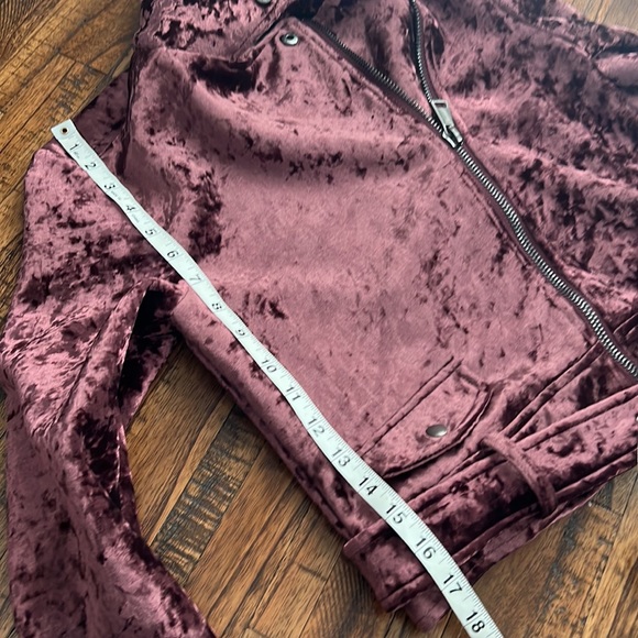 Crushed velvet Moto jacket wine or plum color size small beautiful - Picture 10 of 10
